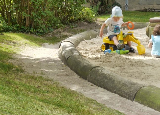 14Sandkasten1.JPG